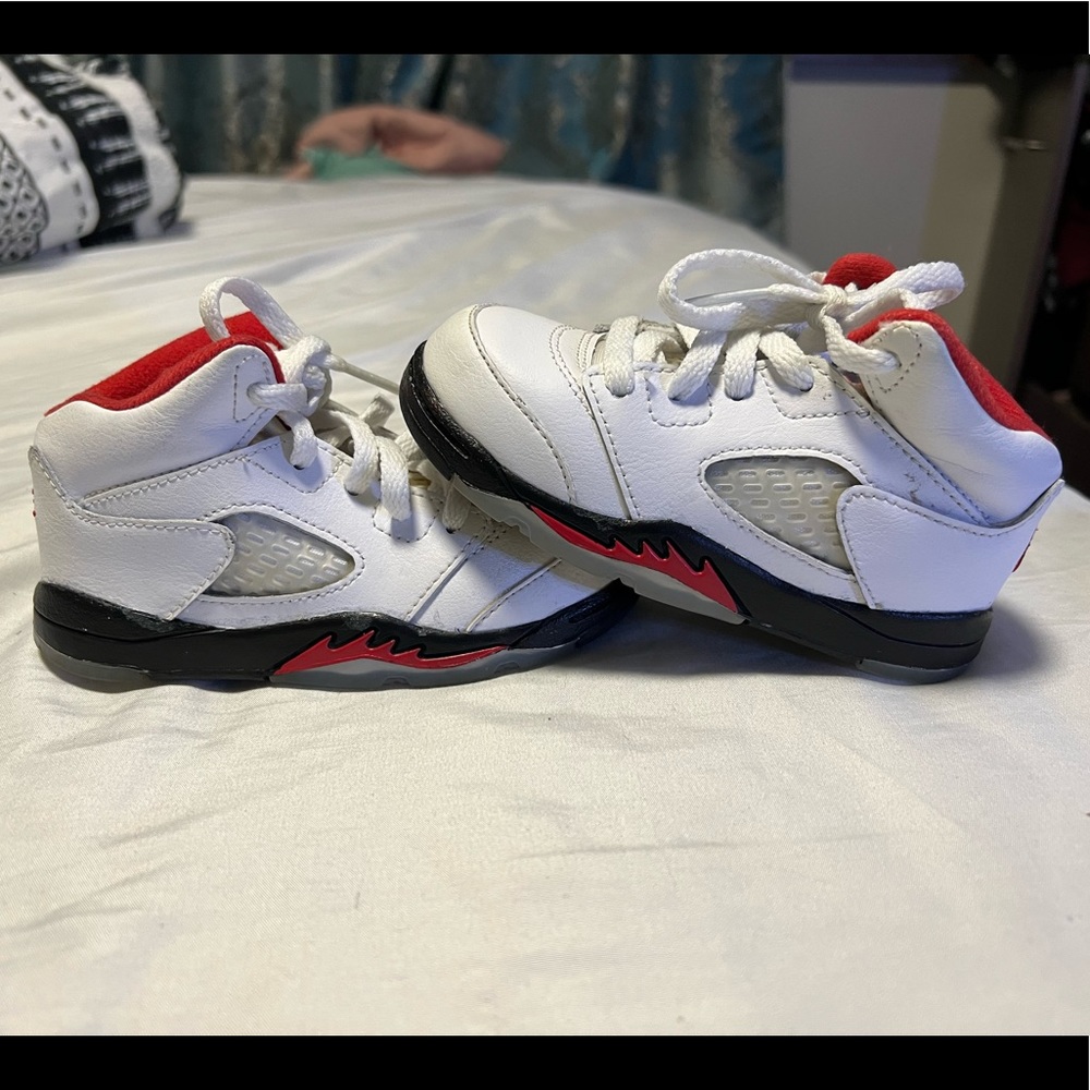 Jordan fire red 5 toddler size 8
